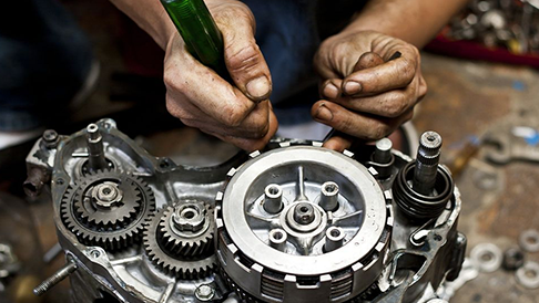 Emirates Way Delivery Services auto garage mechanic repairing engine