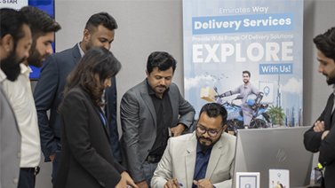 Emirates Way Delivery Services Operations Team Member Explaining Project Details to Team